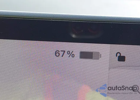 2023 Tesla Model Y Awd/Long Range Dual Motor All-Wheel Drive z USA, uszkodzony, nr VIN 7SAYGDEE7PF682772